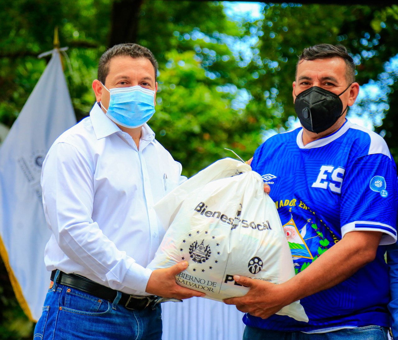 Gobierno entrega paquetes alimentarios a transportistas de diferentes rutas gobierno-entrega-paquetes-alimentarios-a-transportistas-de-diferentes-rutas